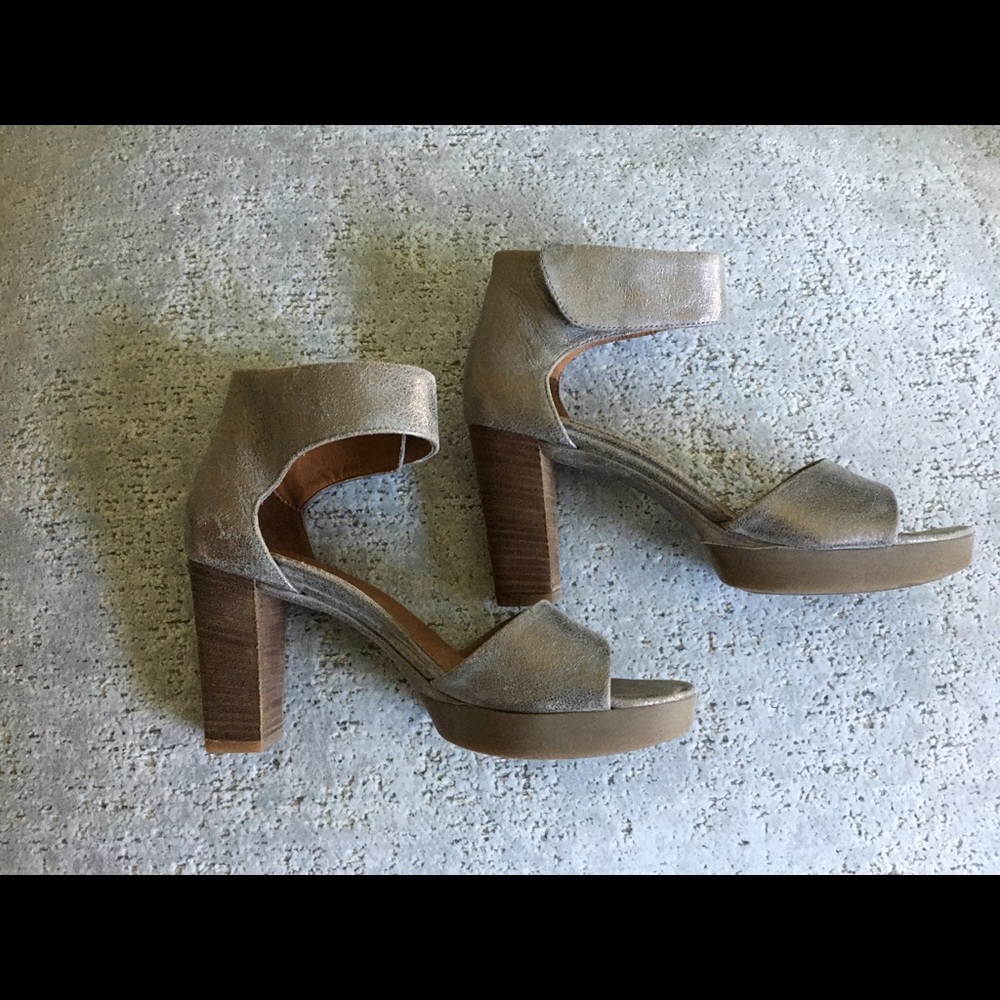 Paul Green Platform Sandal